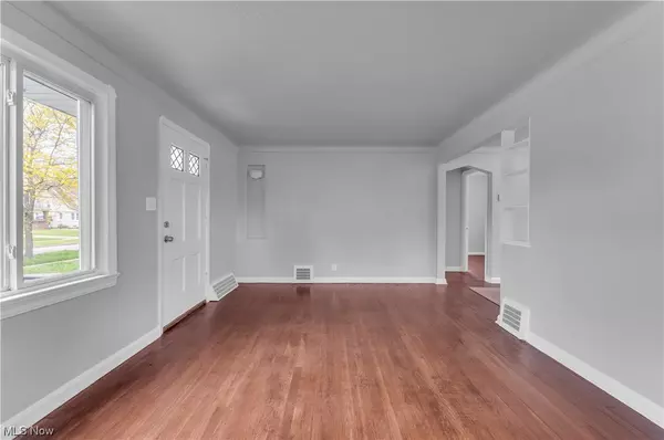 Maple Heights, OH 44137,5185 Anthony ST