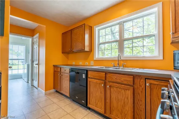 Canton, OH 44705,4805 Parwich CIR NE