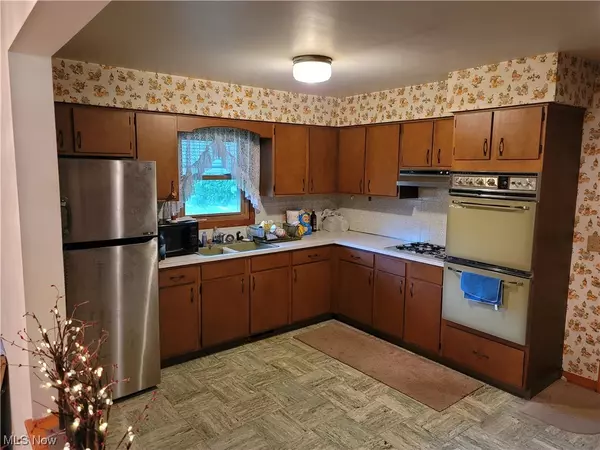 Willoughby Hills, OH 44092,2942 Lynn DR
