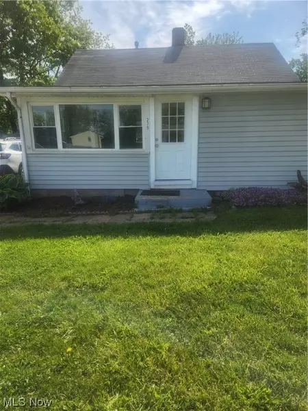 279 Essex RD, Vermilion, OH 44089