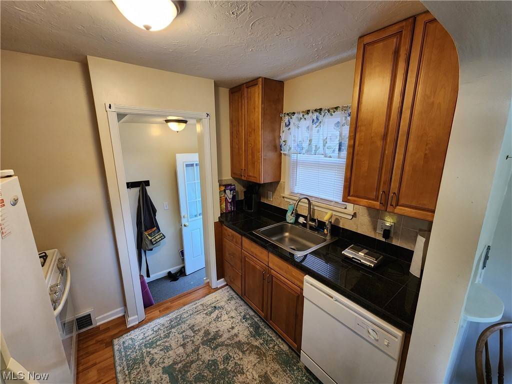 South Euclid, OH 44121,4198 Hinsdale RD