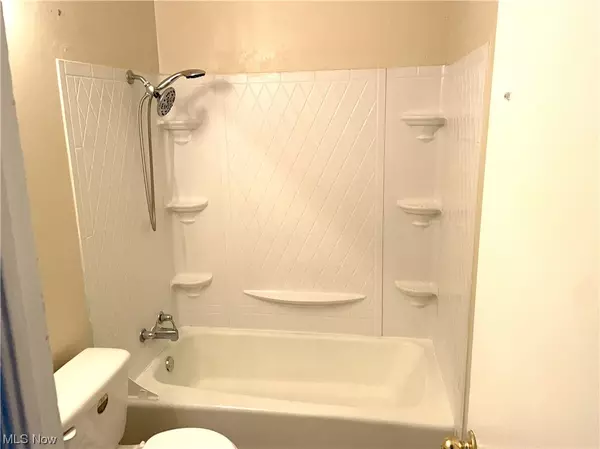 Cleveland, OH 44128,4364 E 143rd ST