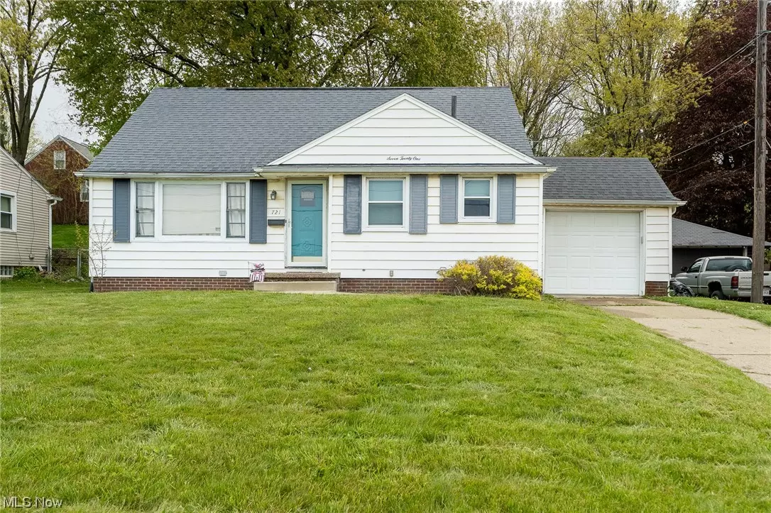 Canton, OH 44709,721 30th ST NW