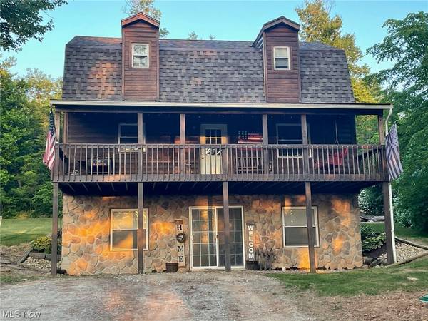 18340 Winterset LN, Lore City, OH 43755