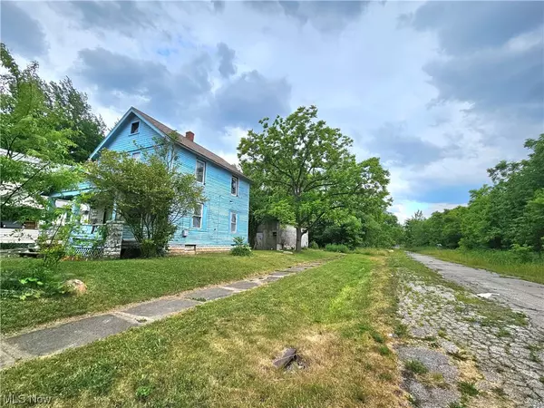 Warren, OH 44483,397 Freeman ST NW