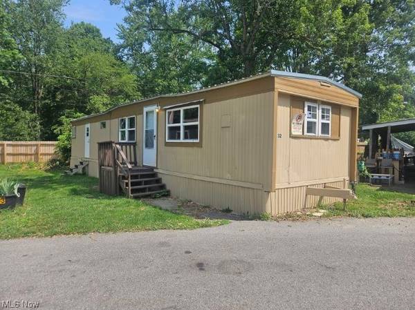 2305 E Waterloo RD #32,  Akron,  OH 44312
