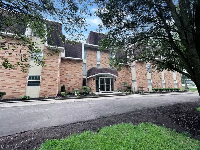 924 Memorial Pkwy #309, Akron, OH 44303