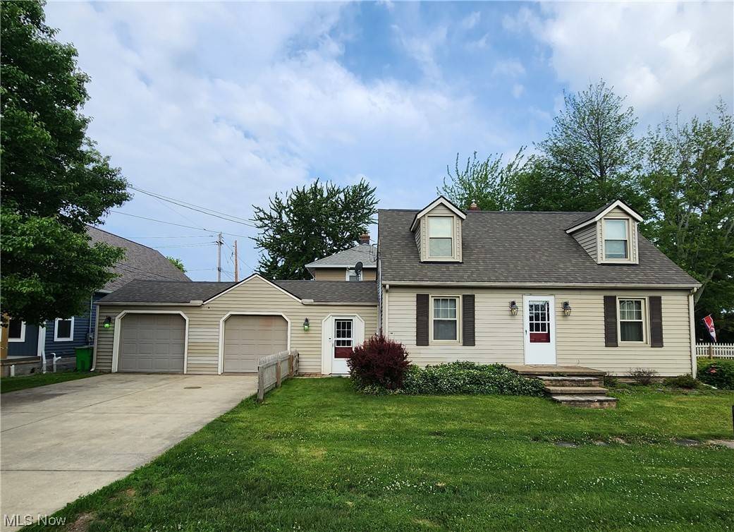 32703 Lake RD, Avon Lake, OH 44012