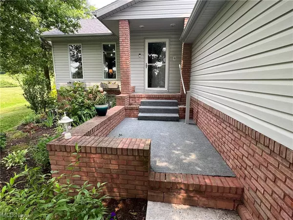 New Philadelphia, OH 44663,551 Springwood CIR SW