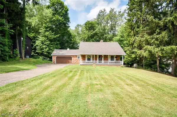 12845 Oakwood AVE NW, Uniontown, OH 44685