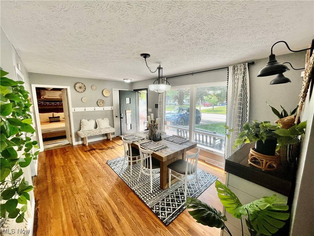 Wadsworth, OH 44281,389 N Avon AVE
