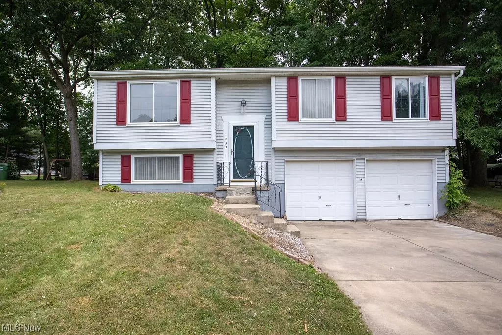 Mineral Ridge, OH 44440,1239 Woodledge DR