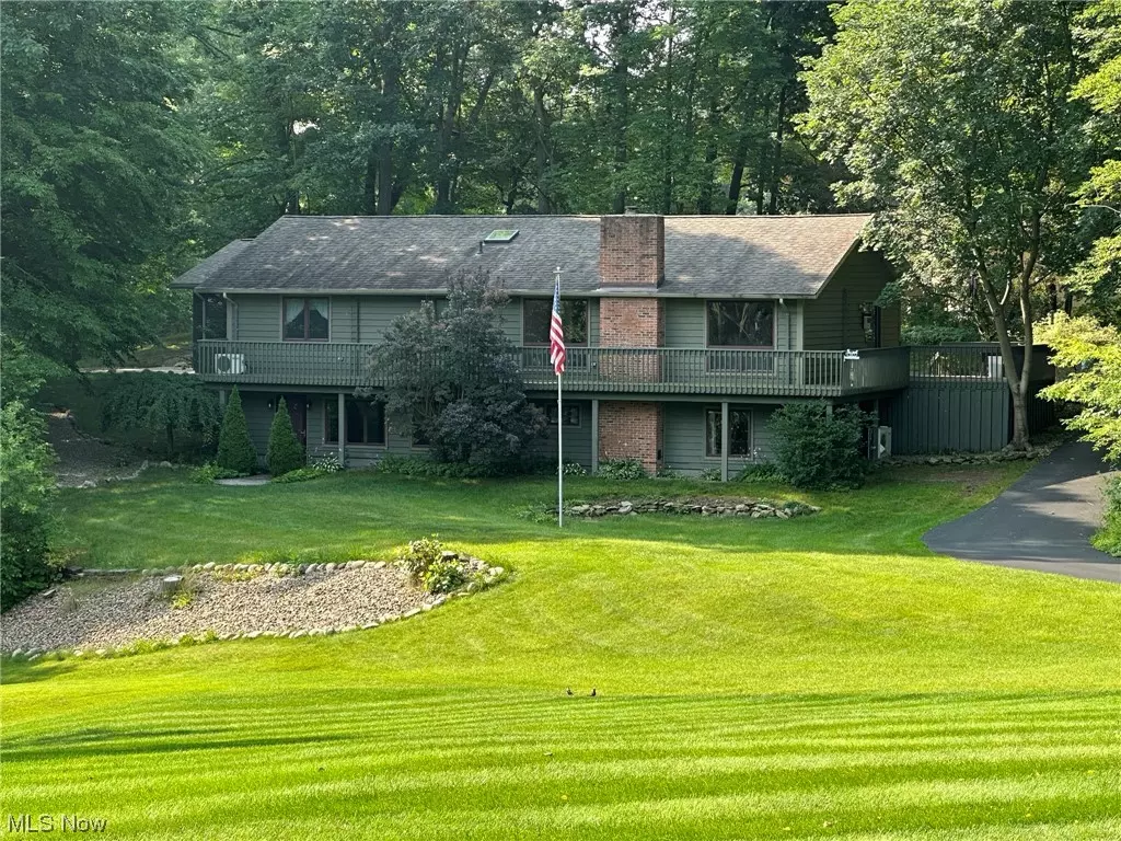 Cuyahoga Falls, OH 44223,662 Dominic DR