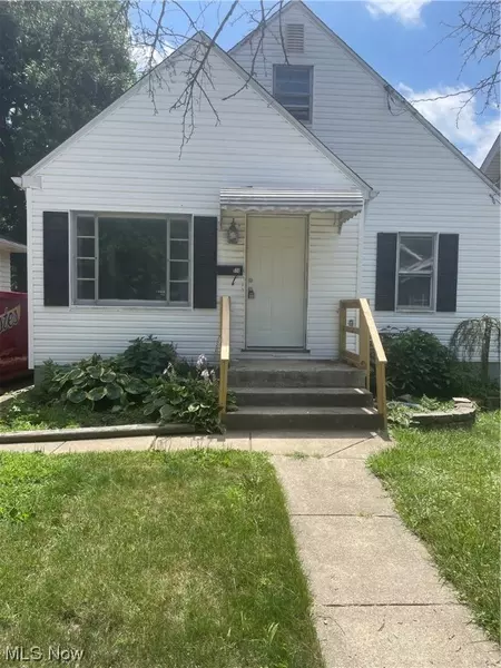 878 Iona AVE, Akron, OH 44314