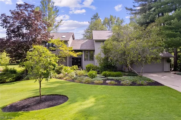 26300 Bernwood RD, Beachwood, OH 44122
