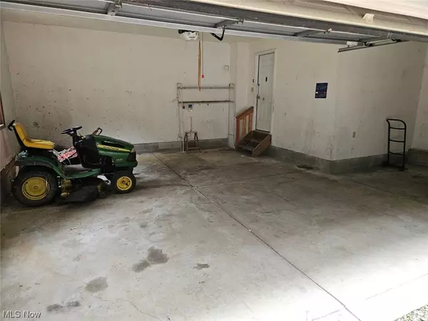 Salineville, OH 43945,3051 Ocean RD NE