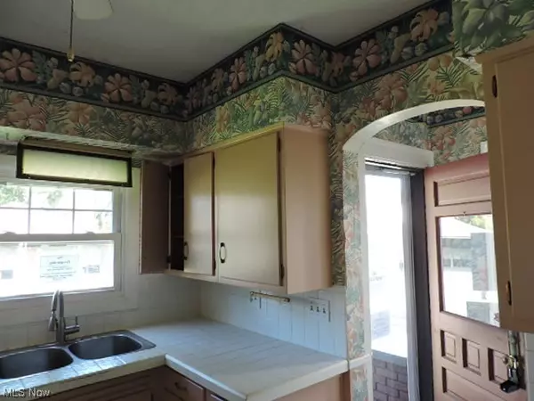 Youngstown, OH 44512,30 Pinehurst AVE