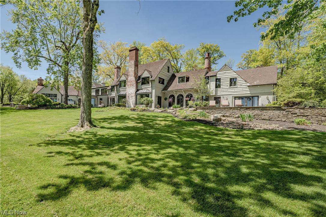 1119 West Hill DR, Gates Mills, OH 44040