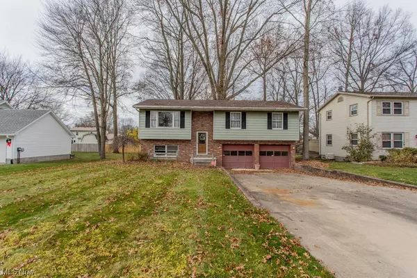165 Winter LN, Cortland, OH 44410