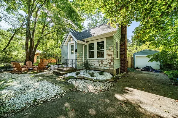 Cleveland Heights, OH 44118,1602 Rydalmount RD