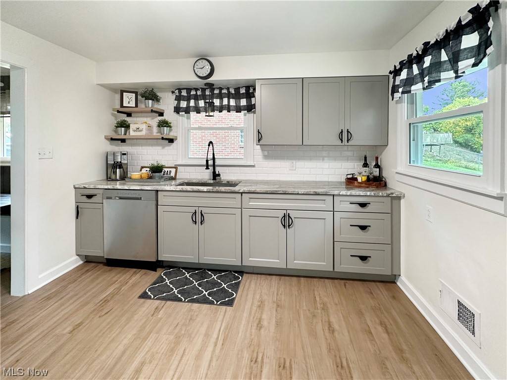 Weirton, WV 26062,127 Jenny LN
