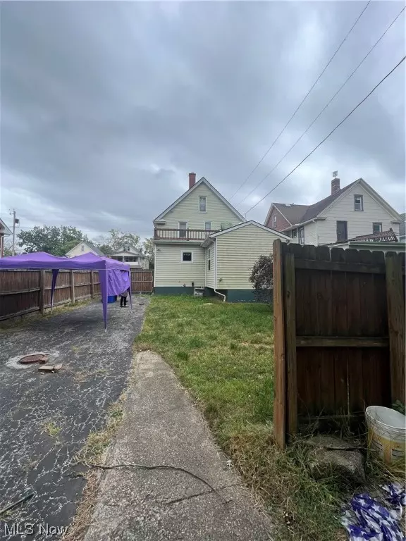 Cleveland, OH 44105,4296 E 114th ST