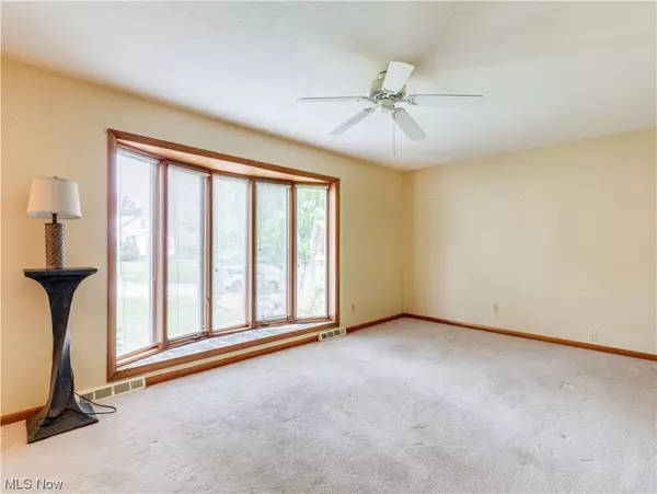 Akron, OH 44312,2172 Beach DR