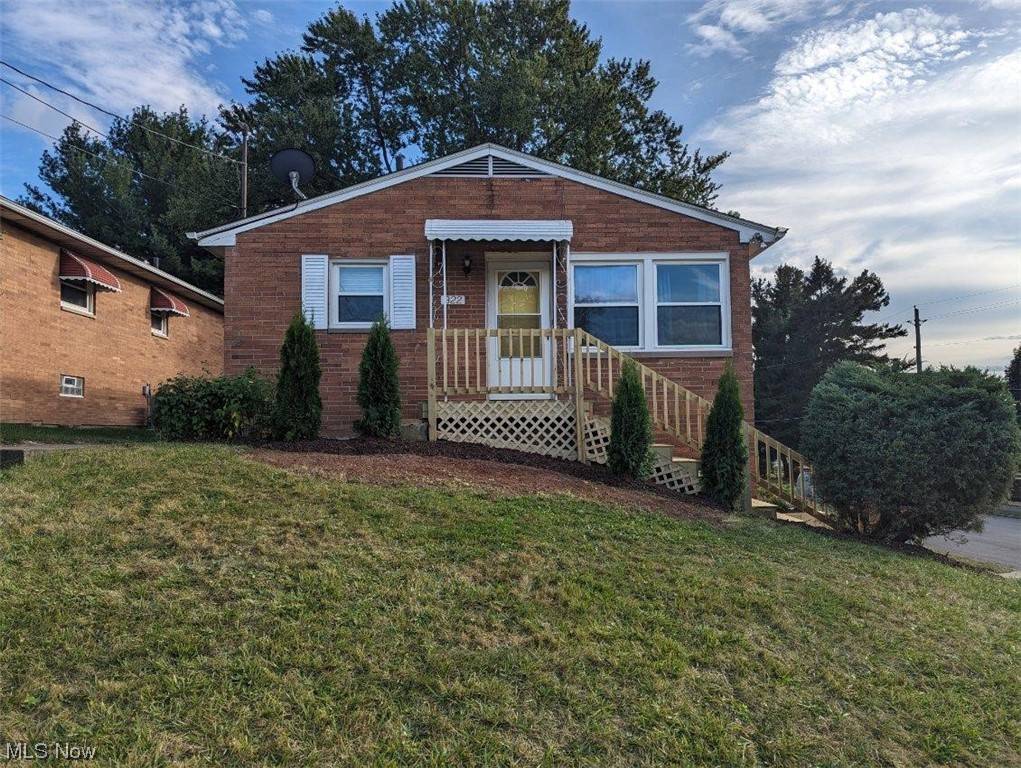 322 E Cassell AVE, Barberton, OH 44203