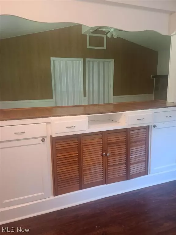 Andover, OH 44003,6668 4th AVE