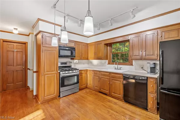 Uniontown, OH 44685,2925 Pine Lake RD