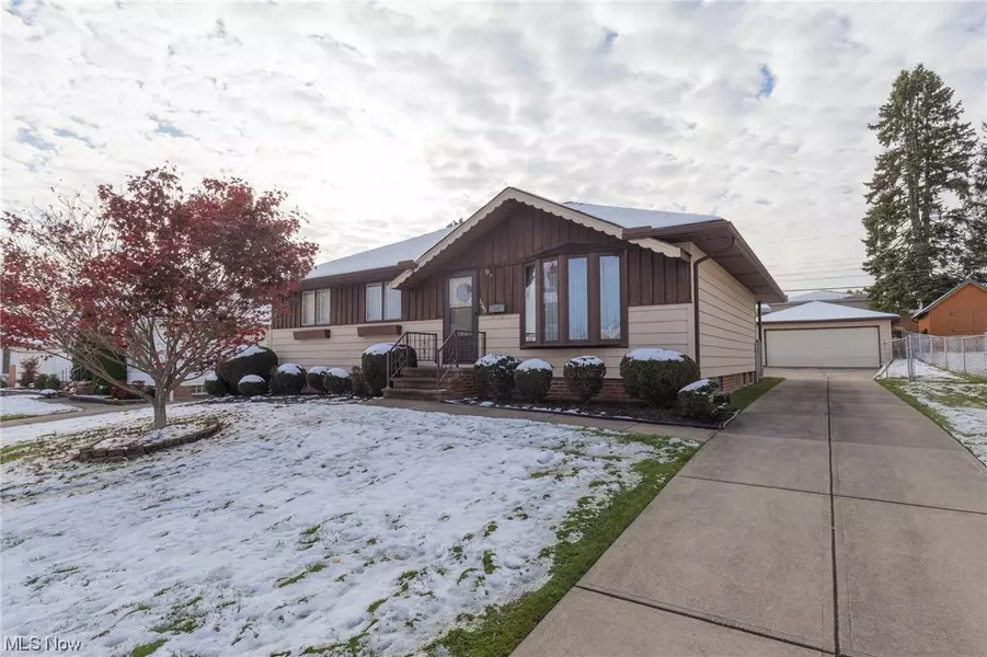 3343 Hetzel DR, Parma, OH 44134