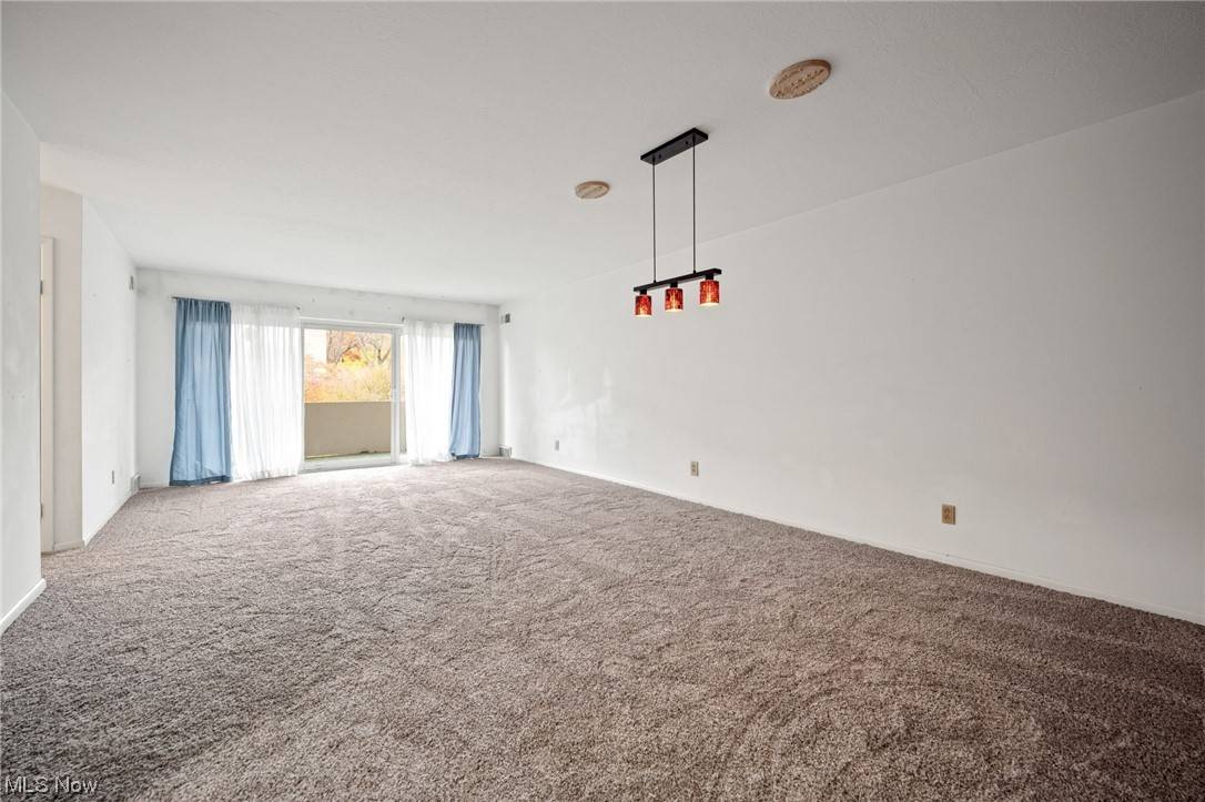 Rocky River, OH 44116,2109 Wooster RD #26