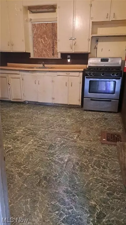 Cleveland, OH 44102,3146 W 90th ST