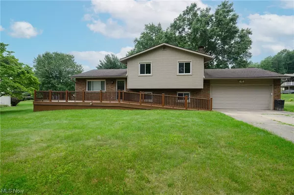1284 Highwood DR, New Franklin, OH 44216