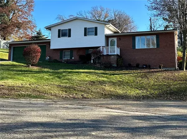 207 Bethel LN, St. Clairsville, OH 43950