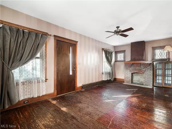 Lakewood, OH 44107,1493 Newman AVE