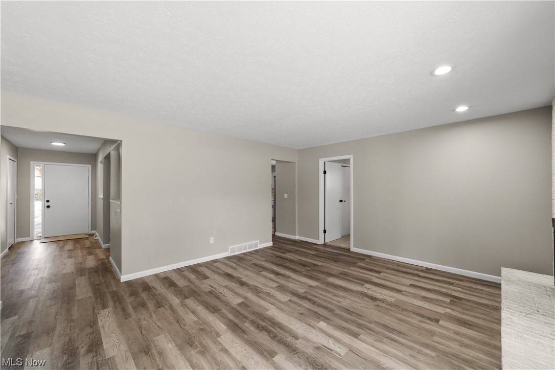 Euclid, OH 44143,2131 Apple DR