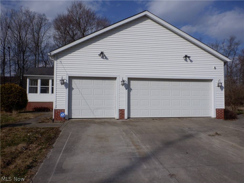 Seville, OH 44273,8000 Lake RD
