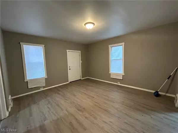 Cleveland, OH 44105,3613 E 59th ST