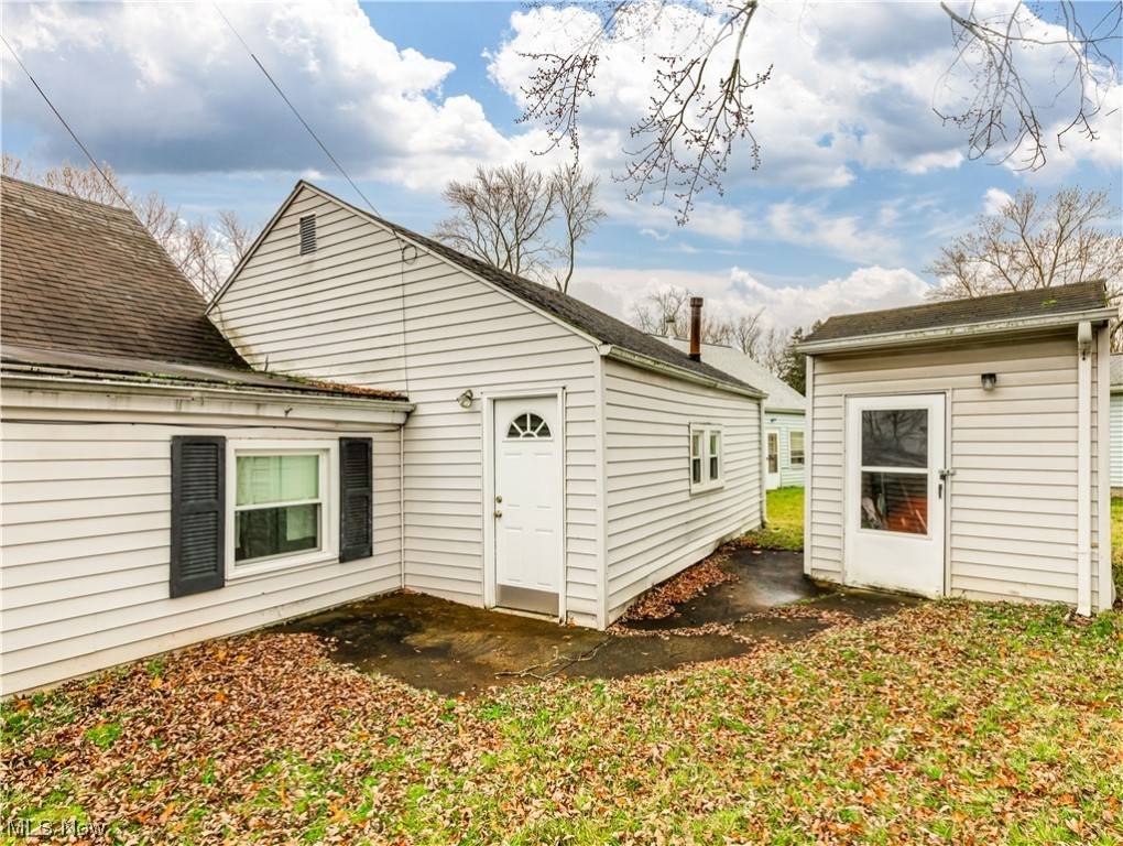 Cuyahoga Falls, OH 44221,1449 Curtis AVE