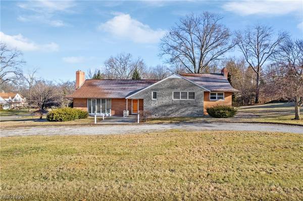 3069 Fulton DR NW,  Canton,  OH 44718