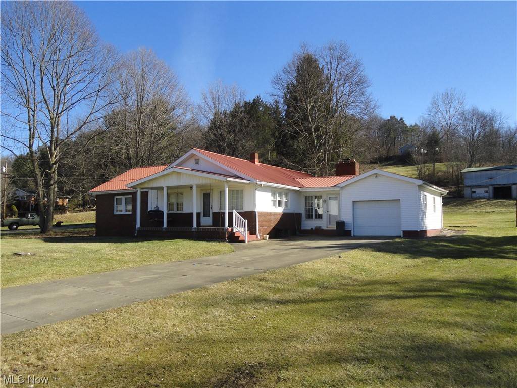 5492 Veterans BLVD, Chester, WV 26034