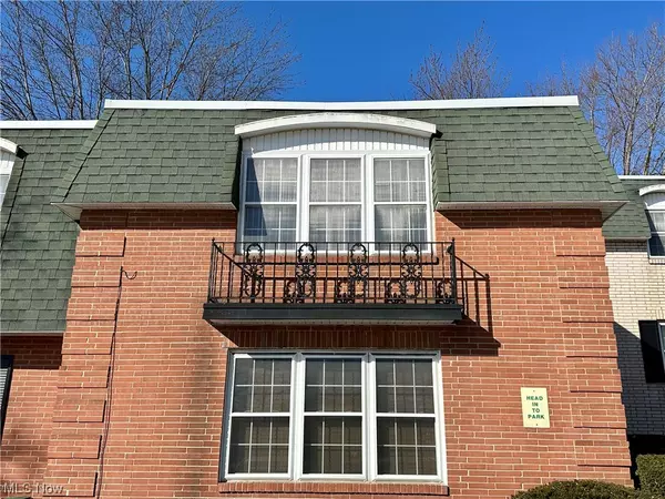 North Olmsted, OH 44070,4789 Columbia