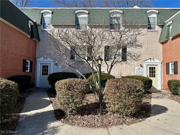 4789 Columbia,  North Olmsted,  OH 44070