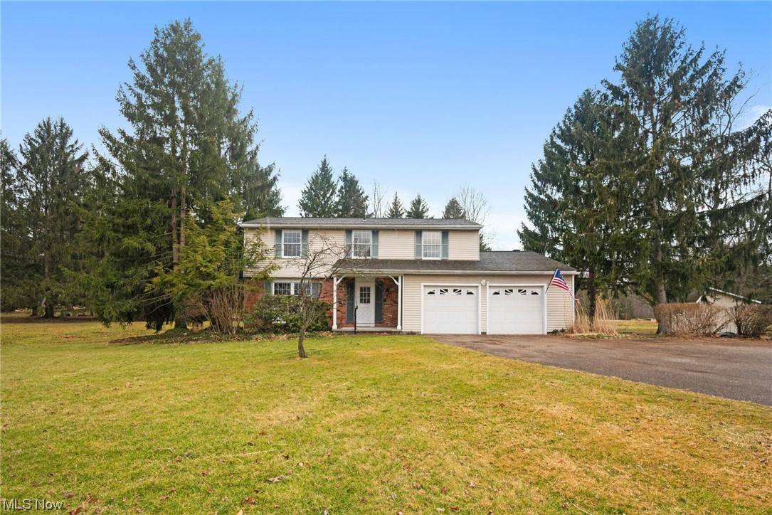 12395 Country Oaks TRL, Chardon, OH 44024