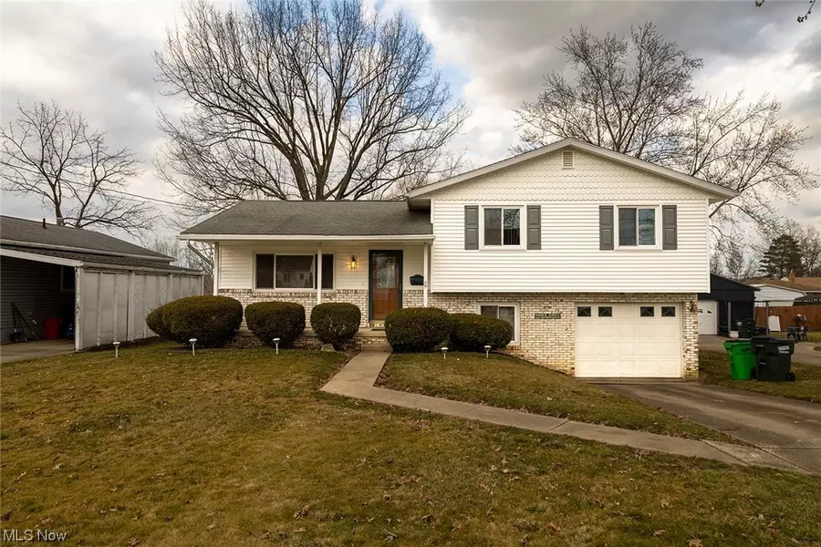 543 Jefferson AVE, Barberton, OH 44203