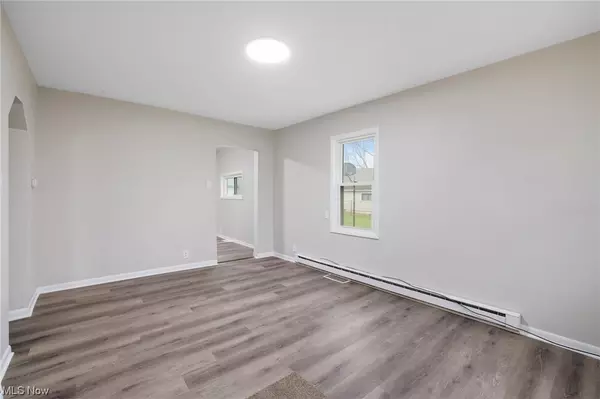 Akron, OH 44312,526 Howard AVE