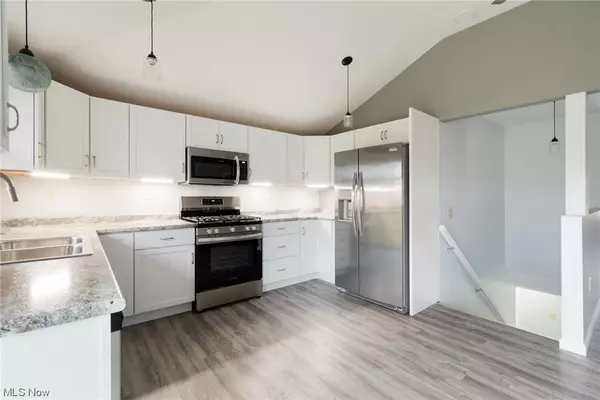 252 Fairview AVE Canfield, OH 44406