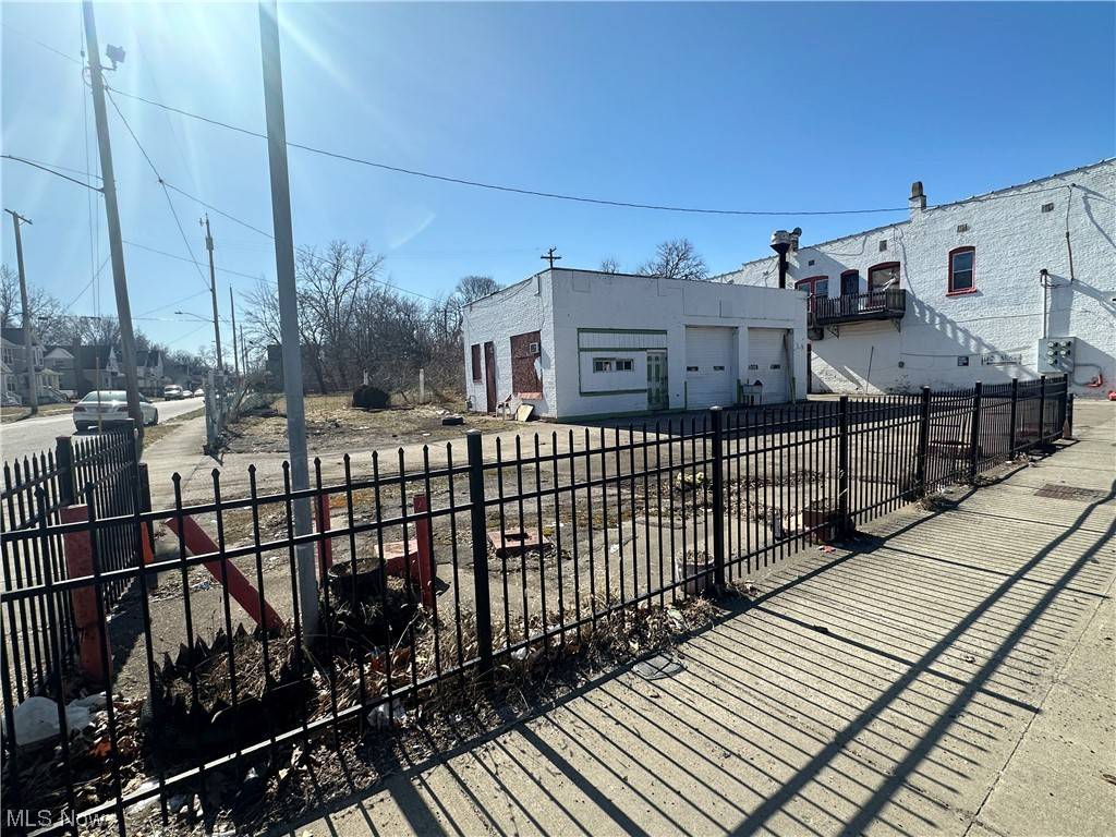 9120 Superior AVE,  Cleveland,  OH 44106