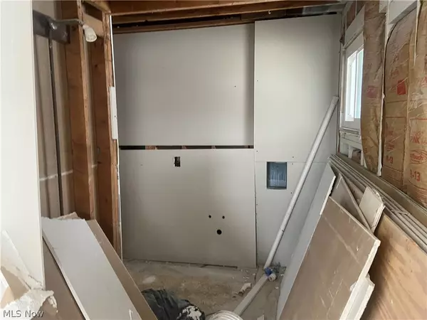 Cuyahoga Falls, OH 44221,835 Shannon AVE